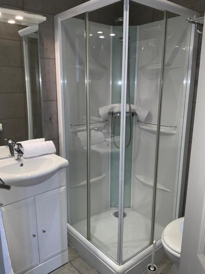 Les 3 Rois By Yy Hotel Villers-Bocage  Buitenkant foto